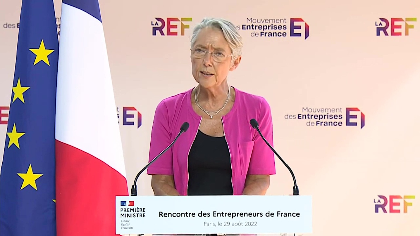 Intervention de la Première ministre Élisabeth Borne devant les entrepreneurs de France.