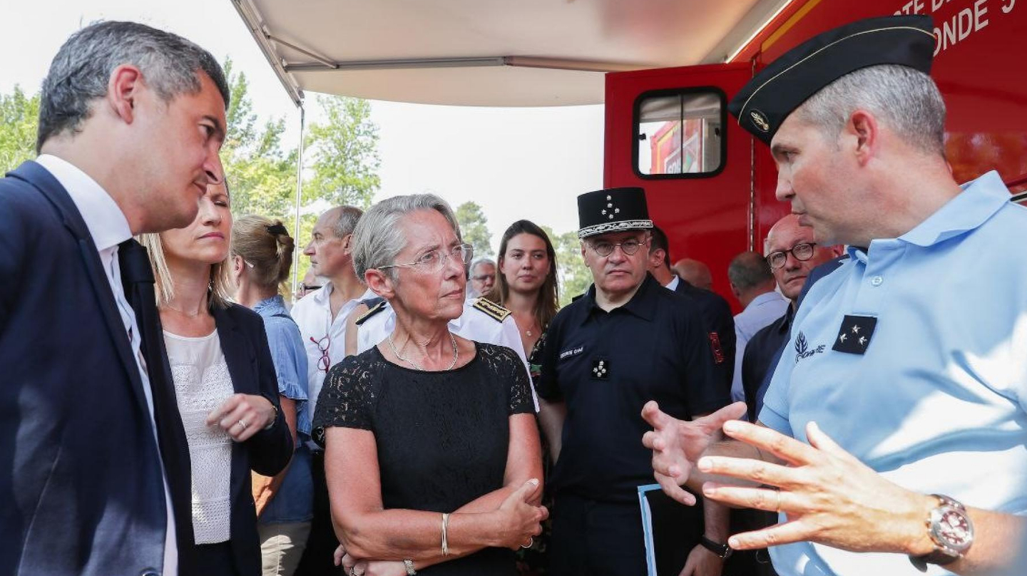 Élisabeth Borne et Gérald Darmanin en Gironde sur le front de la lutte contre les feux de forêts.